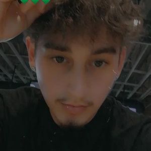 Meet your Posher, Dominic